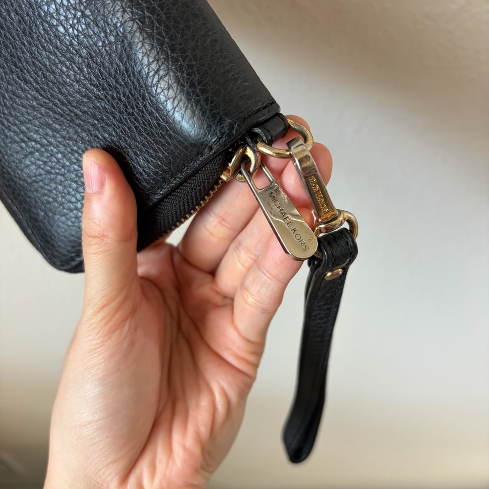 Michael Kors Black Pebbled Leather Wristlet Wallet with Gold Logo - Picture 4 of 10